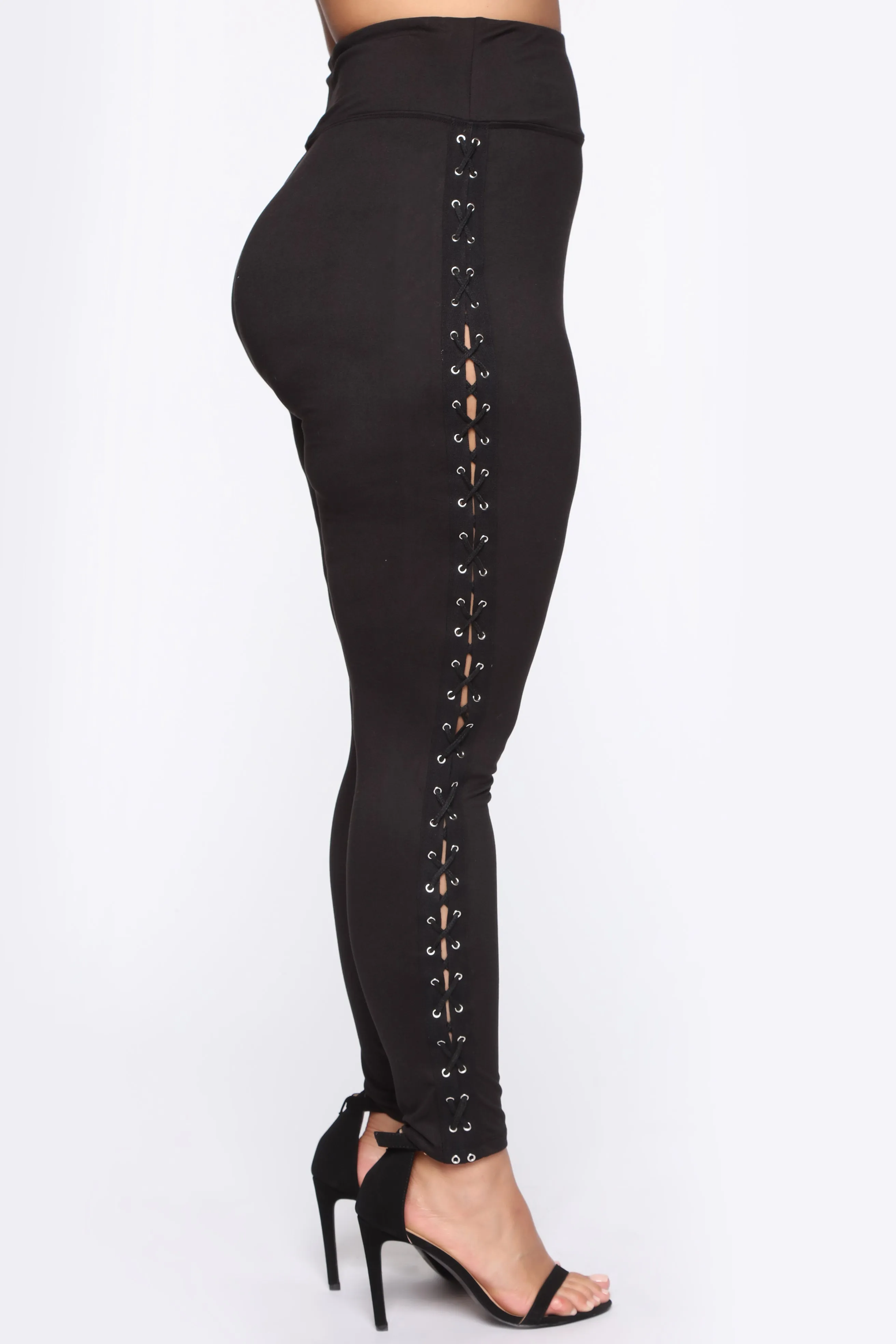 Acing This Lace Up Legging - Black