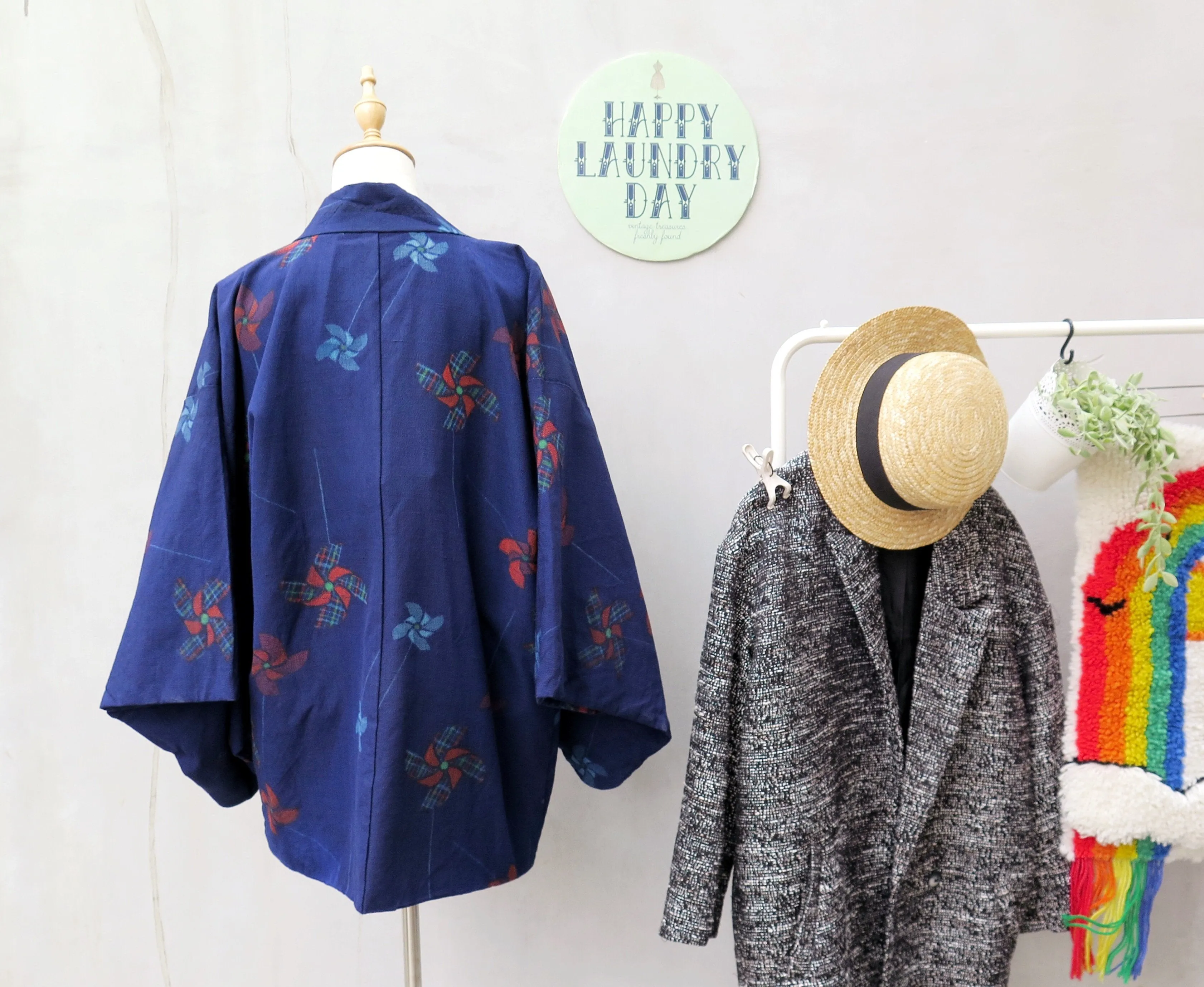Spinning Pinwheels | Authentic Vintage 1960s 1970s lined Japanese Yutaka Kimono Jacket