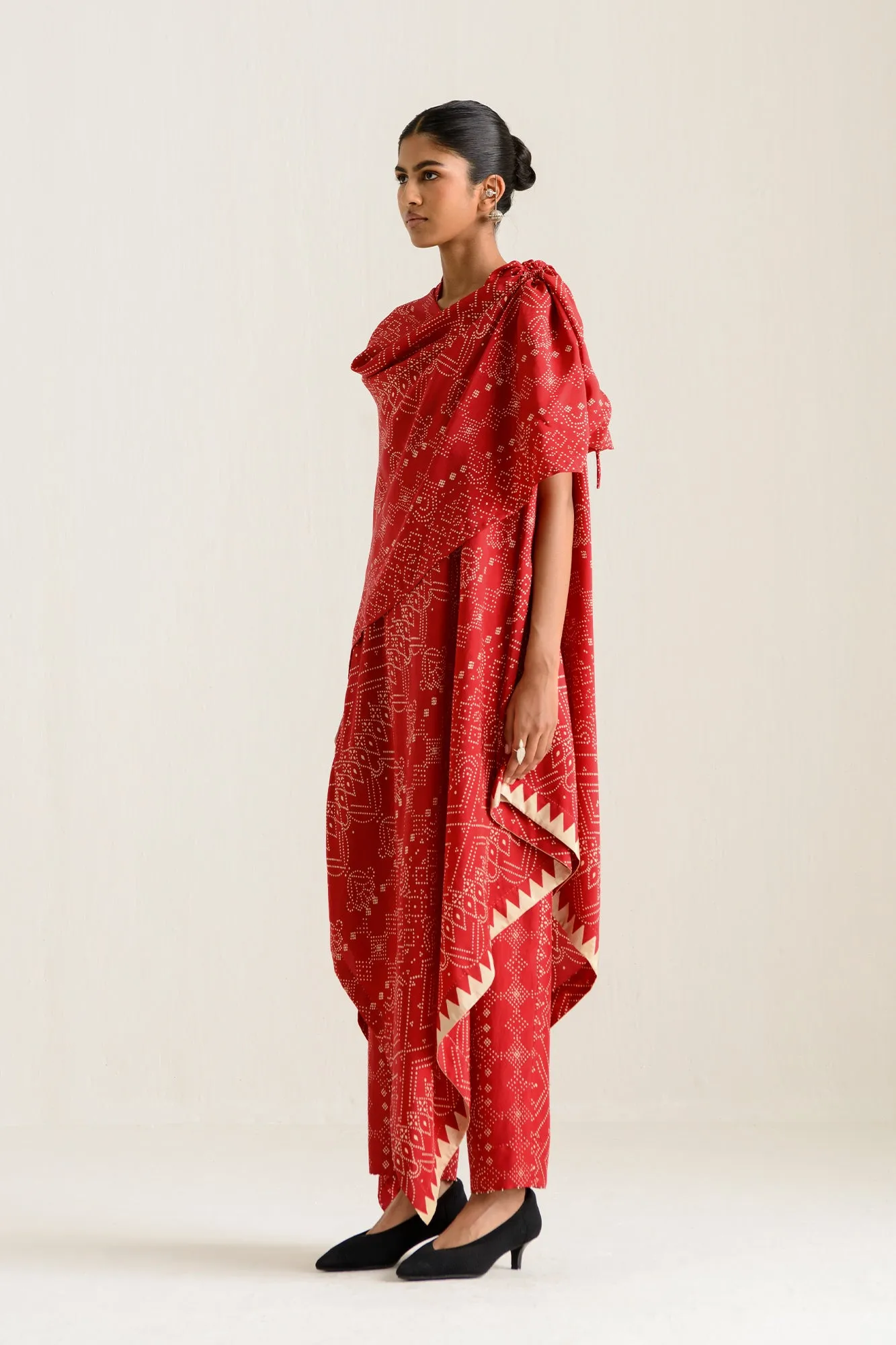 VEDHLA-CAPE SET